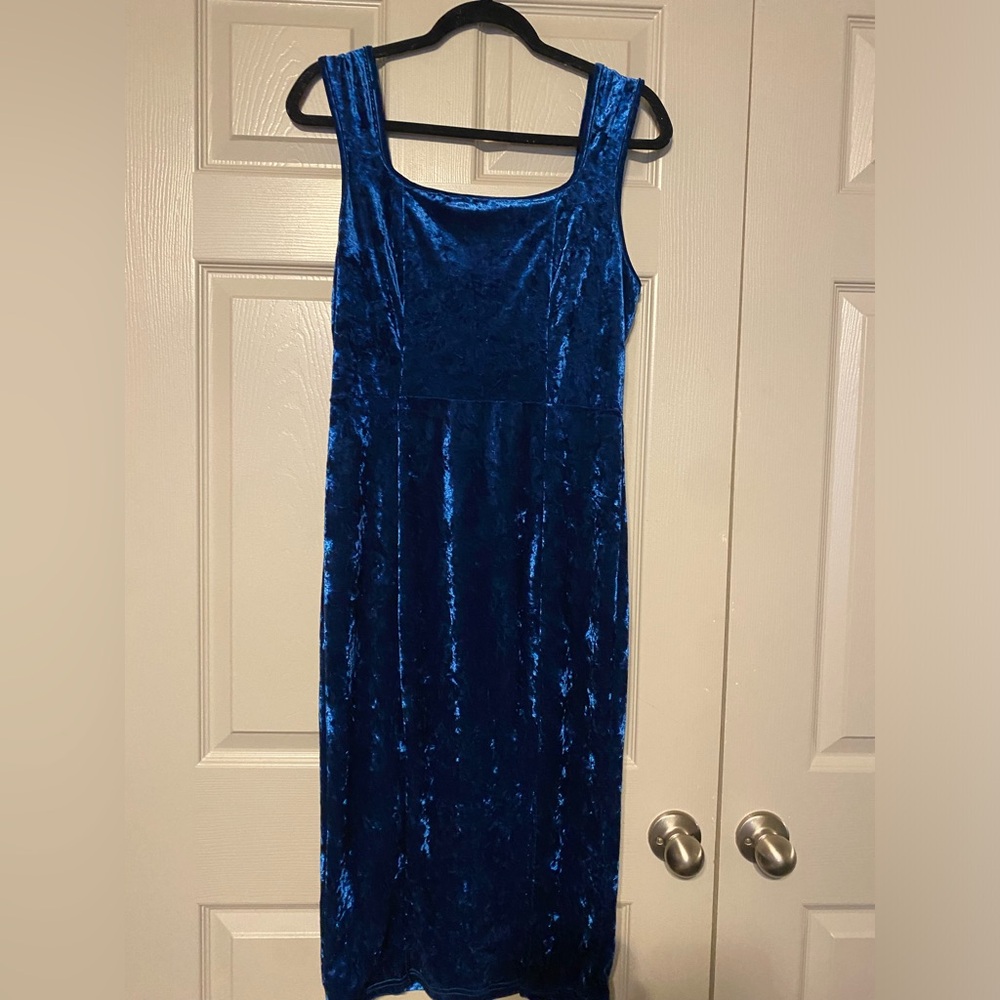 SHEIN Shimmering Blue Velvet Dress